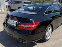 2013 Mercedes-Benz E550 V8 Turbo AMG-Line photo 4