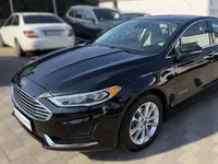 2019 Ford Fusion SEL Hybrid photo 1