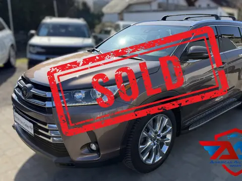 2019 Toyota Highlander Limited V6<br>114,000 Miles<br>$22,995