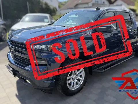 2020 Chevrolet Silverado 1500<br>RST 4X4 V8 Crew Cab<br>84,000 Miles<br>$33,995