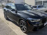 2021 BMW X5 M-Sport xDrive40i (7 Seats) photo 3