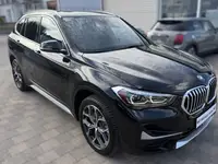 2022 BMW X1 xDrive28i photo 3