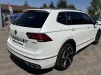 2022 Volkswagen Tiguan SEL R-Line 4motion photo 4